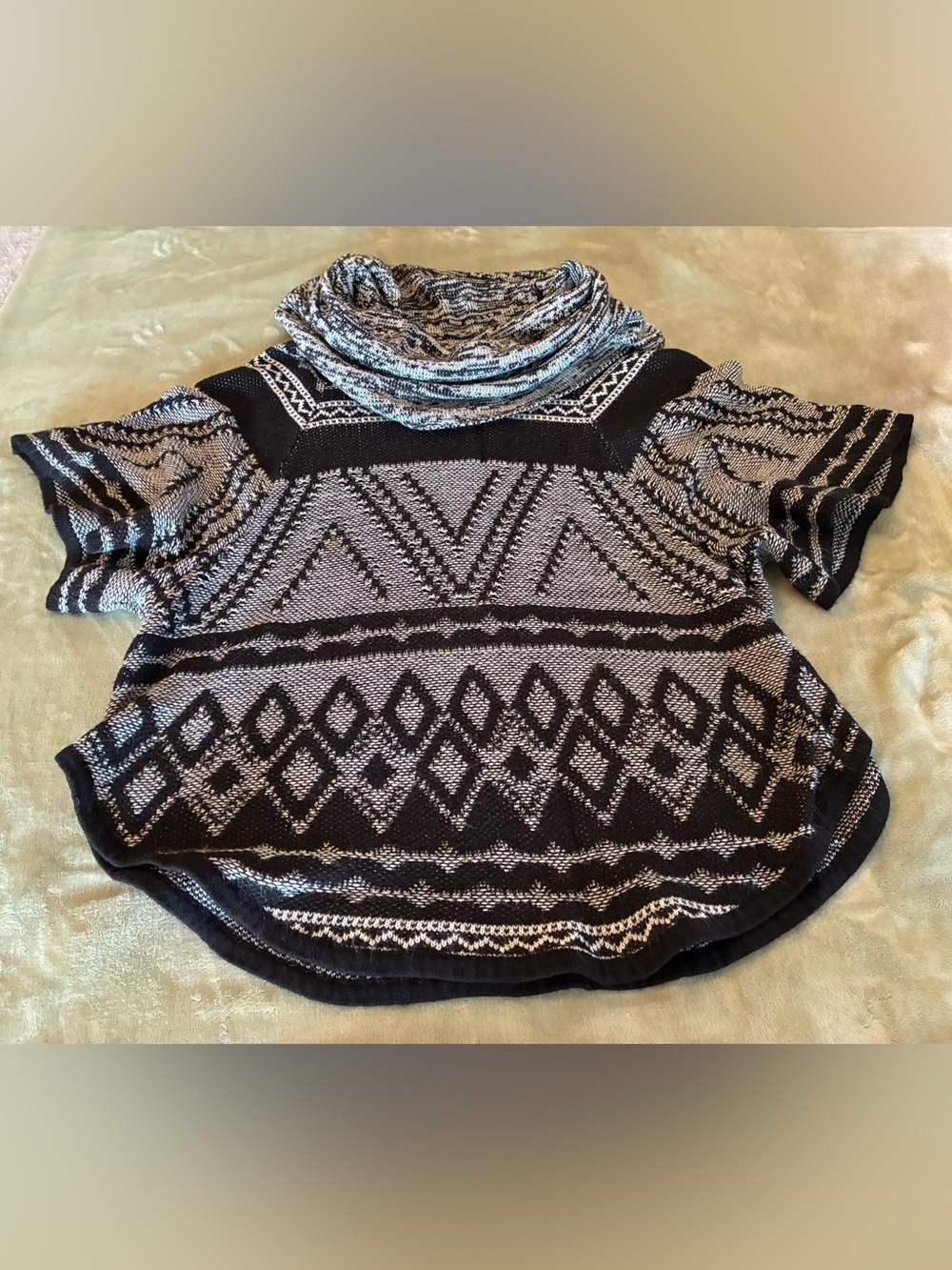 Women’s New Direction Cowl Neck Short Sleeve Knit Sweater in Black/Gray Size M